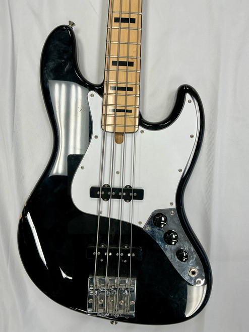 Used Fender JAZZ BASS Geddy Lee signature Bass Guitar Black 41131-S000011641 Vist Large View of Product Image Which is Used Fender JAZZ BASS Geddy Lee signature Bass Guitar Black