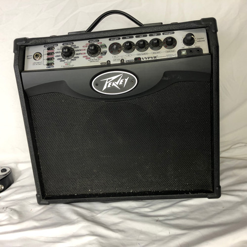 Vist Large View of Product Image Which is Used Peavey VYPYR VIP-1 1 x 12 Solid State Amplifier 1 x 12