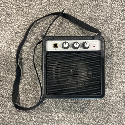 Vist Large View of Product Image Which is Used BELT CLIP PRACTICE AMP Guitar Combo