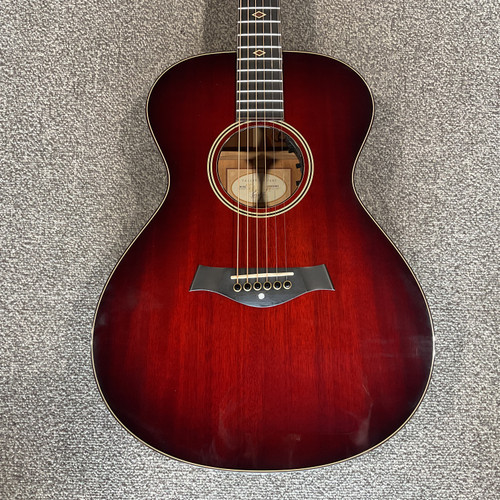 Vist Large View of Product Image Which is Used TAYLOR M-522 Acoustic Guitar