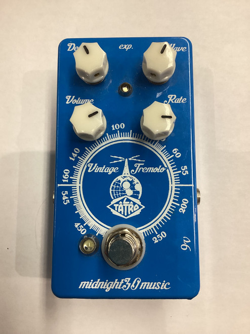 Vist Large View of Product Image Which is Used MIDNIGHT30MUSIC VINTAGE TREM Tremolo Pedal