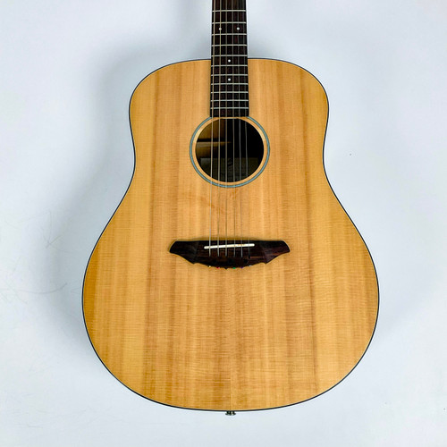 Vist Large View of Product Image Which is Used Breedlove PASSPORT D200/SMP Vintage Acoustic Guitar Natural