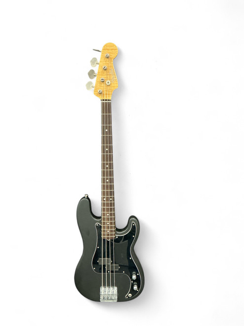 Vist Large View of Product Image Which is Used Fender P-BASS J Type Bass Guitar Black 4-String