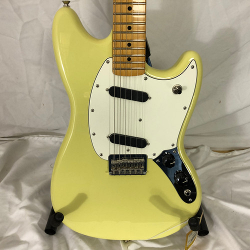 Vist Large View of Product Image Which is Used Fender PLAYER II MUSTANG Double Cut Electric Guitar White 6-String