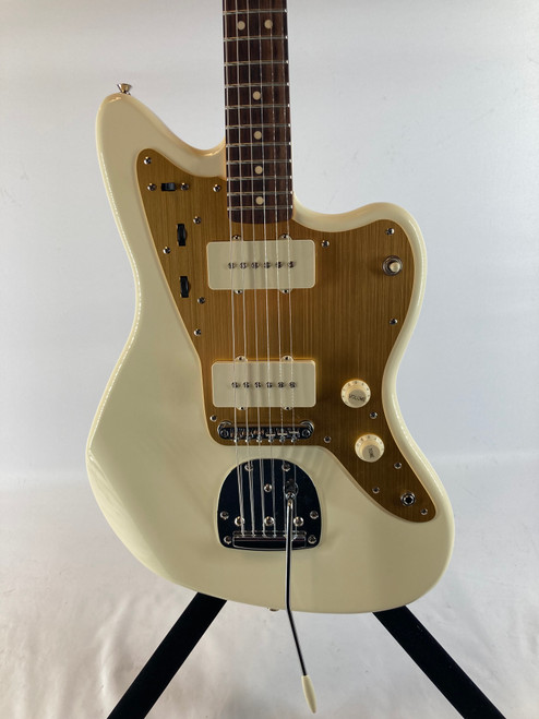 Vist Large View of Product Image Which is Used Squier J. Mascis Jazzmaster Electric Guitar