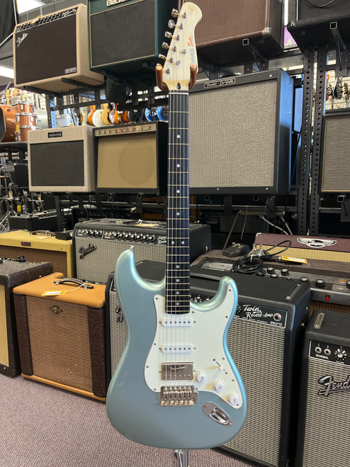 Vist Large View of Product Image Which is Used Donner SEEKER S Type Electric Guitar Other 6-String