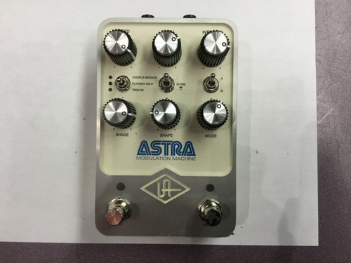 Vist Large View of Product Image Which is Used UNIVERSAL AUDIO ASTRA MODULATION MACHINE Multi-FX Pedal