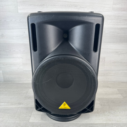 Vist Large View of Product Image Which is Used Behringer Eurolive B215D - 550-watt 15-inch Powered Speaker - Local Pickup Only