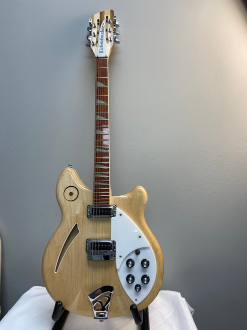 Vist Large View of Product Image Which is Used Rickenbacker 360 12-STRING MAPLEGLO GUITAR Offset Double Cutaway Electric Guitar Natural 12-String