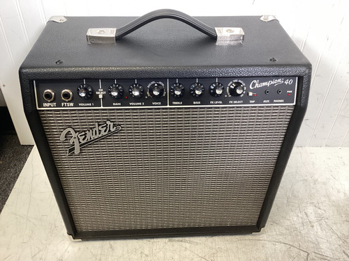 Vist Large View of Product Image Which is Used Fender CHAMPION 40 1 x 12 Solid State Amplifier 1 x 12