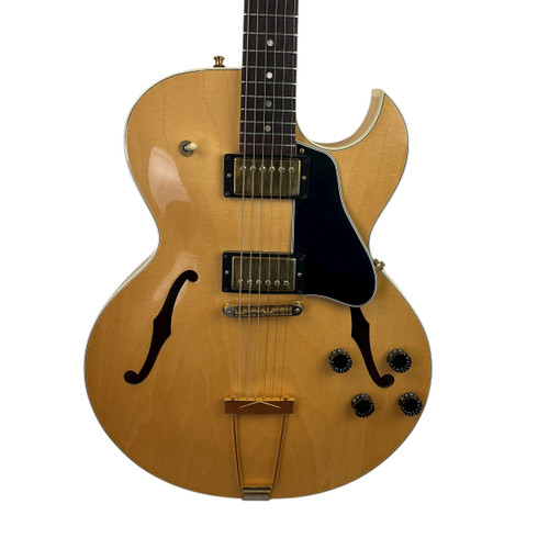 Vist Large View of Product Image Which is Used Gibson ES-135 Semi-Hollow Electric Guitar Natural 6-String