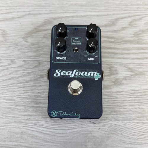 Vist Large View of Product Image Which is Used Keeley SEAFOAM PLUS Vibrato Pedal