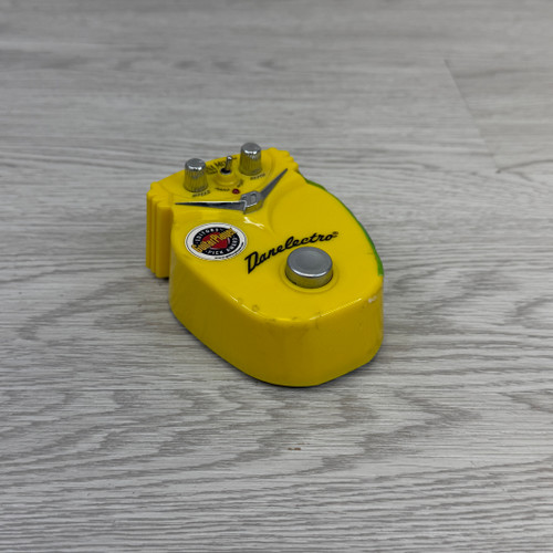 Vist Large View of Product Image Which is Used Danelectro TUNA MELT TREMOLO Tremolo Pedal