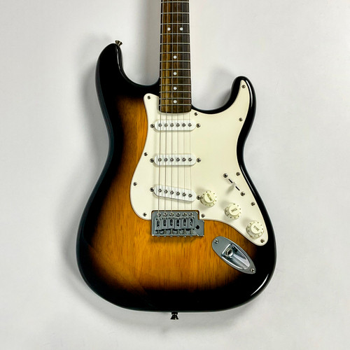 Vist Large View of Product Image Which is Used Squier AFFINITY STRATOCASTER Electric Guitar Sunburst 6-String