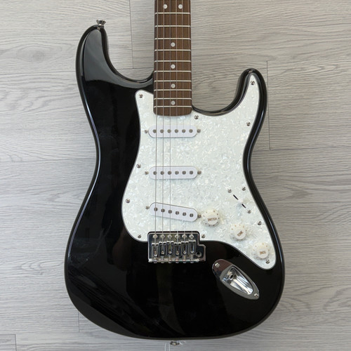 Vist Large View of Product Image Which is Used Squier BY FENDER STRAT S Type Electric Guitar Black 6-String