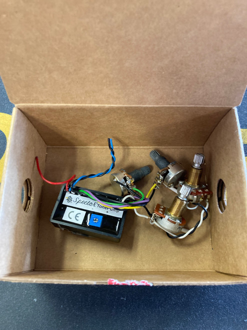 Vist Large View of Product Image Which is Used SPECTOR TONEPUMP Guitar Accessory