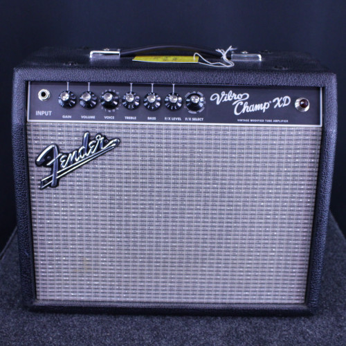 Vist Large View of Product Image Which is Used Fender VIBRO CHAMP X2 COMBO 1 x 12 Solid State Amplifier 1 x 12