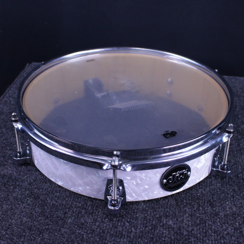 Vist Large View of Product Image Which is Used DW PERFORMANCE SERIES LOW PRO SNARE 14X6.5 Wood Snare Drum 14"