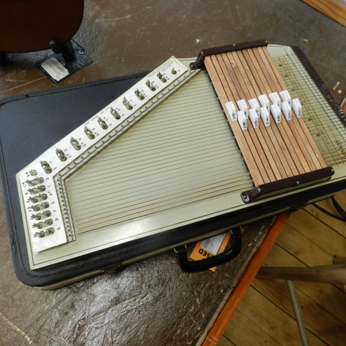 Vist Large View of Product Image Which is Used Oscar Schmidt AUTOHARP Guitar