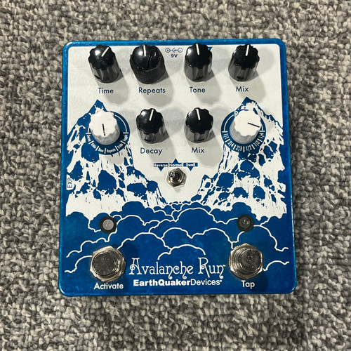 Vist Large View of Product Image Which is Used EARTHQUAKER DEVICES AVALANCHE RUN V2 Guitar Reverb and Delay Pedal