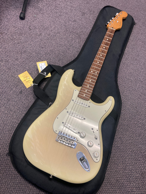 Vist Large View of Product Image Which is Used Fender STRATOCASTER MIM 1994 S Type Electric Guitar White 6-String