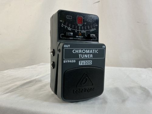 Vist Large View of Product Image Which is Used Behringer TU300 CHROMATIC TUNER Tuner Pedal