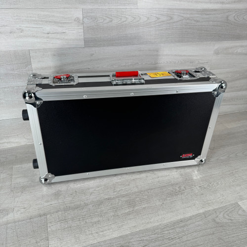Vist Large View of Product Image Which is Used Gator G-TOUR PEDALBOARD-LGW ATA Wood Tour Case with Pedalboard