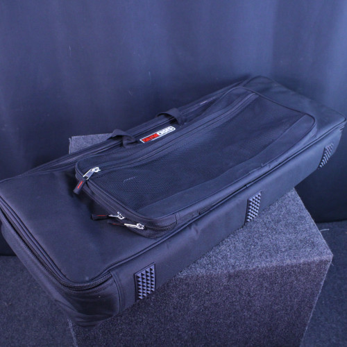 Vist Large View of Product Image Which is Used Gator KEYBOARD GIG BAG 61 KEY Medium Keyboard Bag