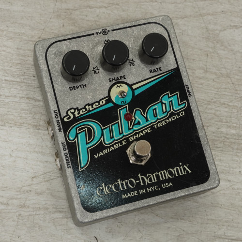 Vist Large View of Product Image Which is Used Electro Harmonix Pulsar Tremolo Pedal