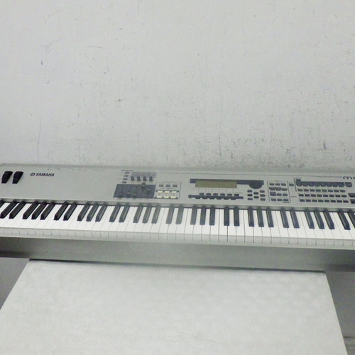 Vist Large View of Product Image Which is Used Yamaha Mo8 88 Key Keyboard Workstation 88-Key Keyboard 88-key