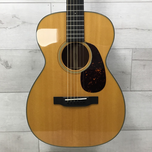 Vist Large View of Product Image Which is Used Martin 0-18 Concert Solid Top Acoustic Guitar Natural