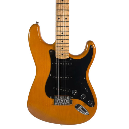 Vist Large View of Product Image Which is Used 2002 Squier 20TH Anniversary Affinity Stratocaster Electric Guitar Natural