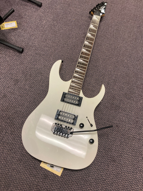 Vist Large View of Product Image Which is Used Ibanez GIO HH Super S Electric Guitar White 6-String