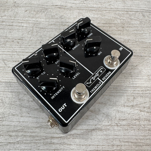 Vist Large View of Product Image Which is Used VHT AV-MV1 - Melo-Verb Tremolo and Reverb Pedal