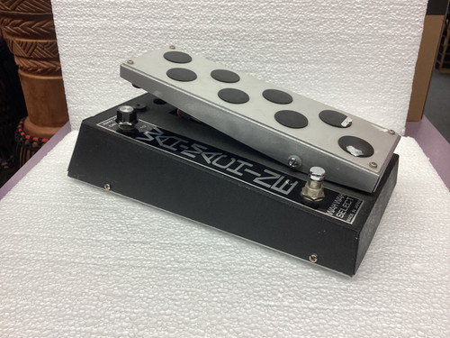 Vist Large View of Product Image Which is Used Royal Precision MODEL W-1 WAH-MACHINE Vintage Guitar Effects Pedal