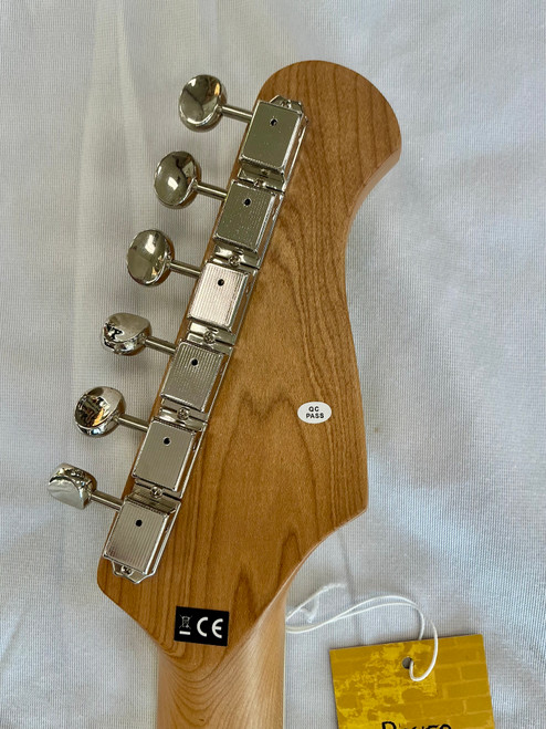 Vist Large View of Product Image Which is Used left hand Harley Benton VT SERIES Offset Double Cutaway White 6-String