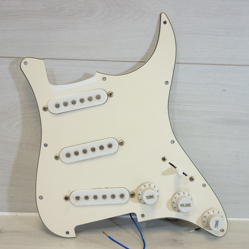 Vist Large View of Product Image Which is Used S-TYPE LOADED GUARD Guitar Accessory