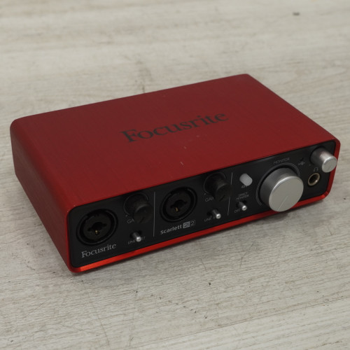Vist Large View of Product Image Which is Used Focusrite Scarlett 2i2 Computer Interface