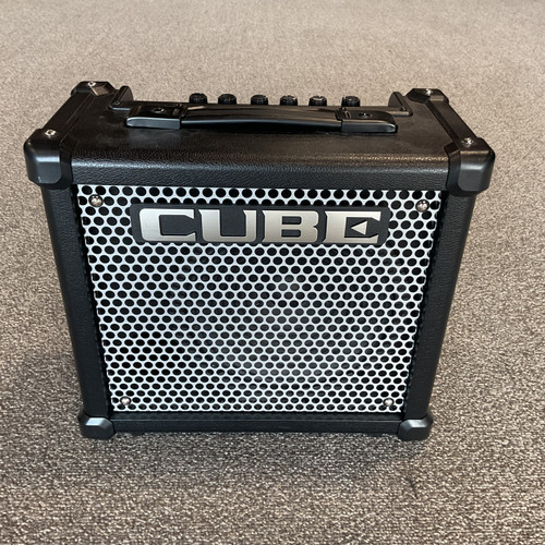 Vist Large View of Product Image Which is Used ROLAND CUBE-10GX Solid State Guitar Amplifier