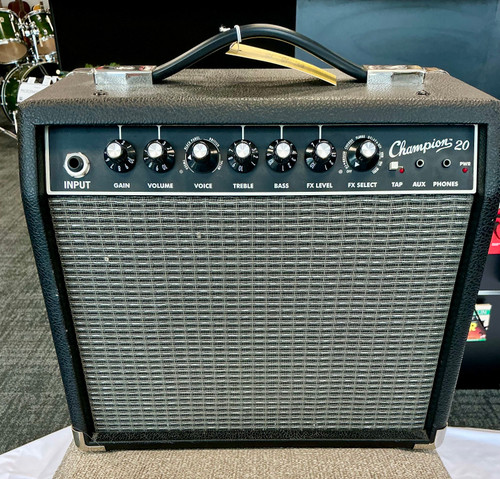 Vist Large View of Product Image Which is Used Fender CHAMPION 20 1 x 8 Solid State Amp