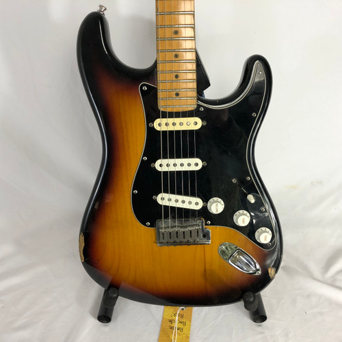 Vist Large View of Product Image Which is Used Fender 1999 USA ROADHOUSE STRAT Vintage S Type Electric Guitar Sunburst 6-String