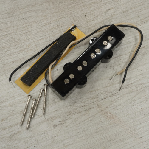 Vist Large View of Product Image Which is Used Fender 74 Jazz Bass Neck Pickup