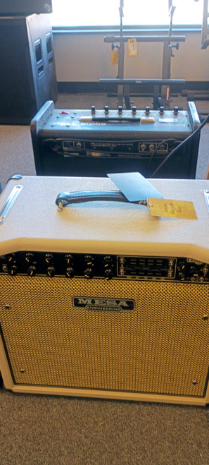 Vist Large View of Product Image Which is Used Mesa Boogie EXPRESS 5-25 1X12 Tube Guitar Amp 1 x 12