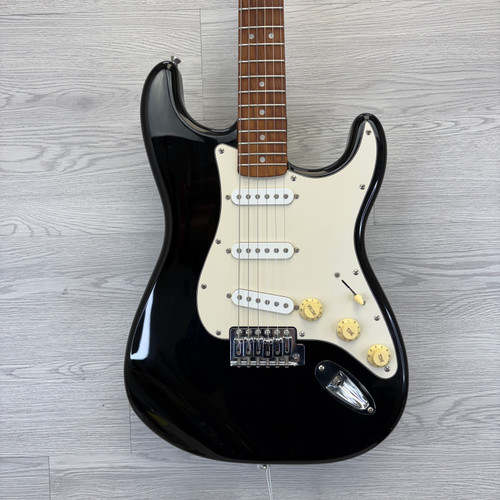Vist Large View of Product Image Which is Used Squier BY FENDER STRAT S Type Electric Guitar Black 6-String