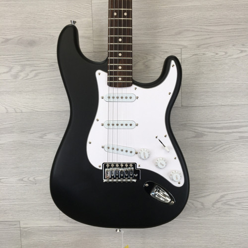 Vist Large View of Product Image Which is Used Squier DEBUT COLLECTION STRAT S Type Electric Guitar Silver/Gray 6-String
