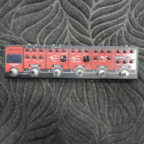 Vist Large View of Product Image Which is Used Mooer RED TRUCK Floorboard Effect