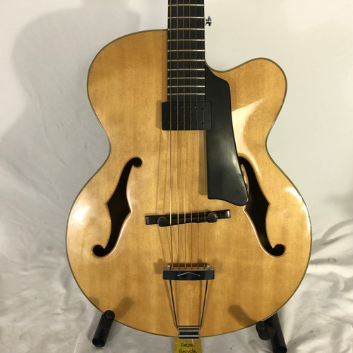 Vist Large View of Product Image Which is Used GALLOUP STUDENT ARCHTOP Electric Guitar Natural 6-String