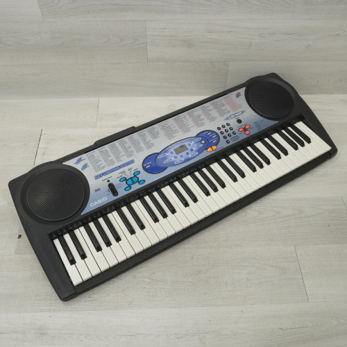 Vist Large View of Product Image Which is Used Casio LK-40 61-key Keyboard