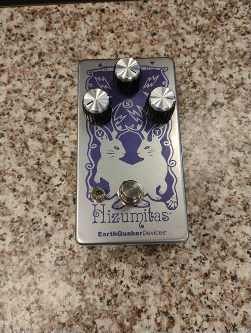 Vist Large View of Product Image Which is Used Earthquaker Devices HIZUMITAS FUZZ Distortion Pedal