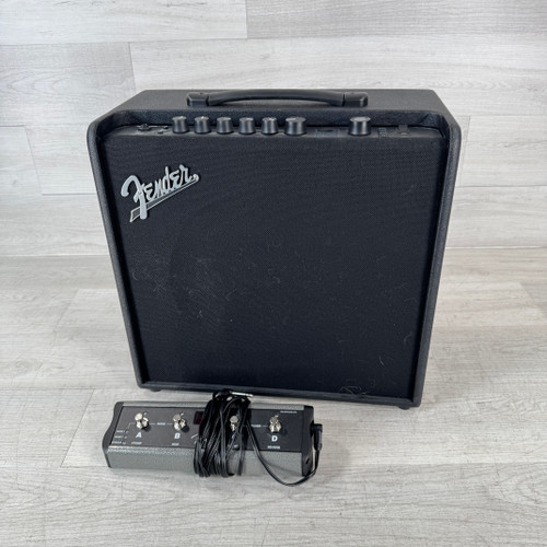 Vist Large View of Product Image Which is Used Fender Mustang LT50 - 50-watt 1 x 12-inch Guitar Combo Amplifier